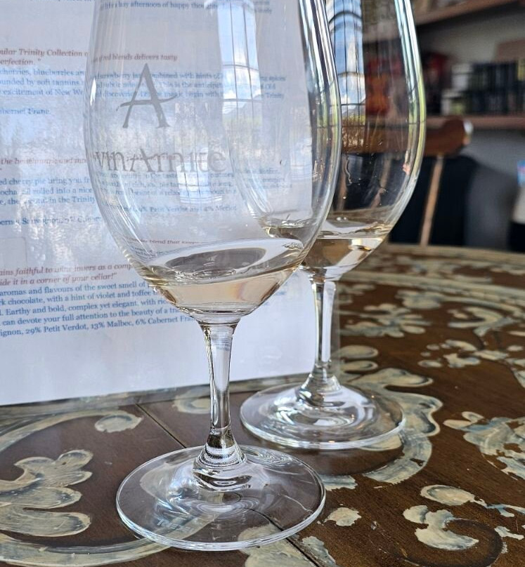 vinAmite Winery and Wine Lounge景点图片