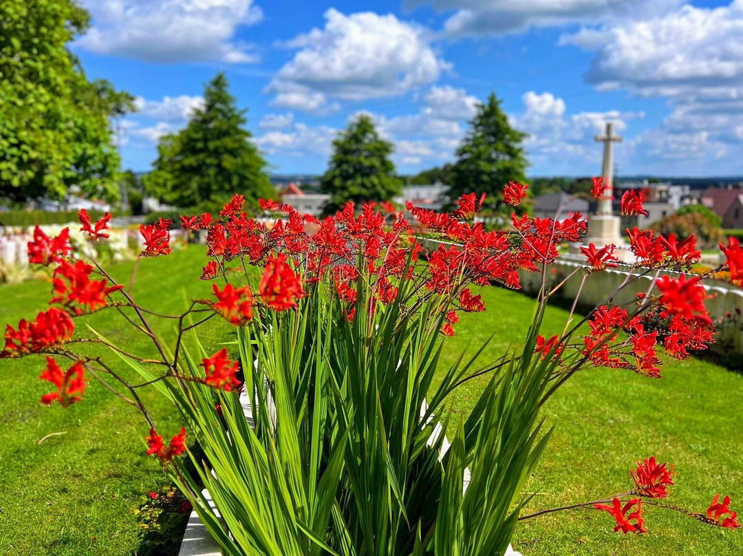 Longuenesse Saint Omer Souvenir Cemetery景点图片
