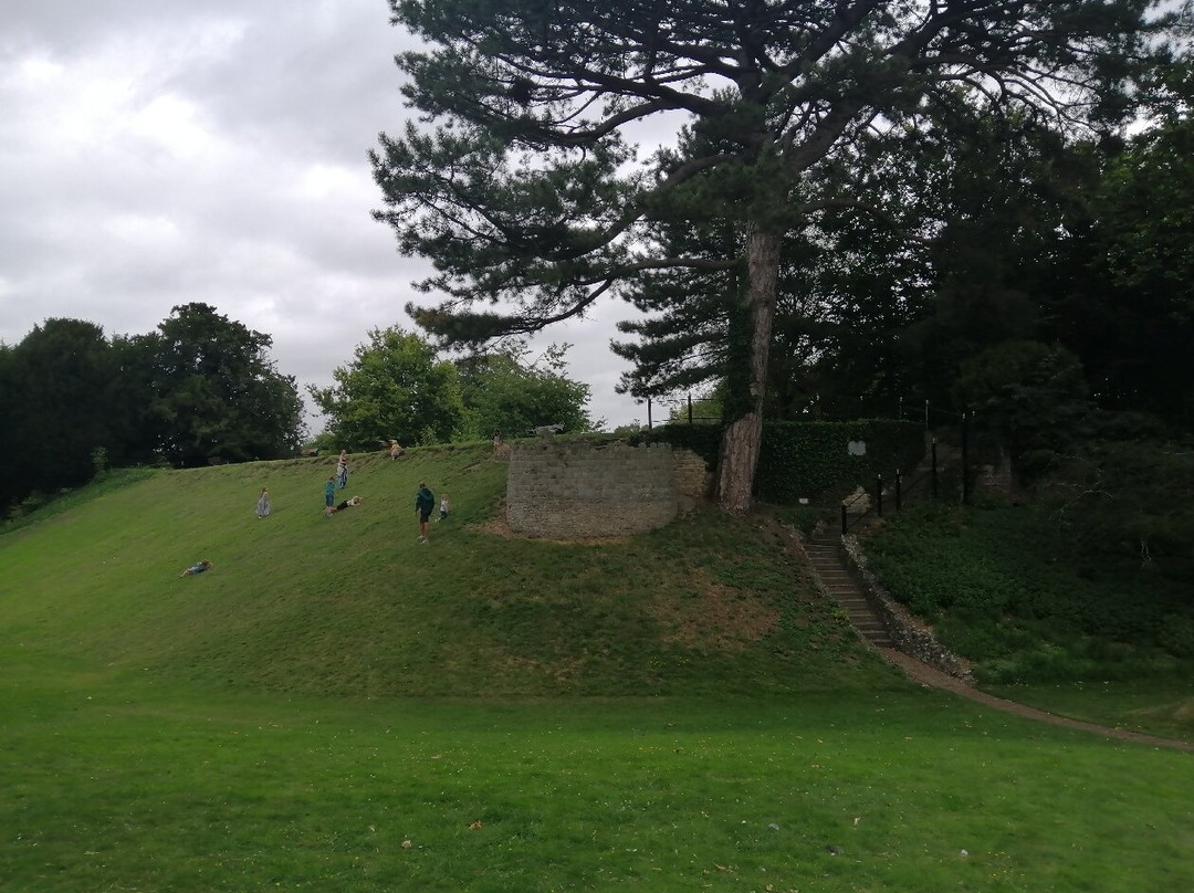 Wallingford Castle Gardens & Meadows-沃灵福德必去景点