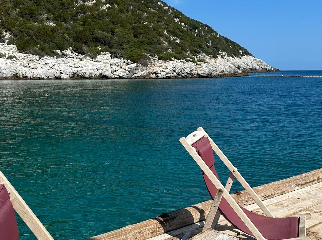 Glisteri Beach景点图片