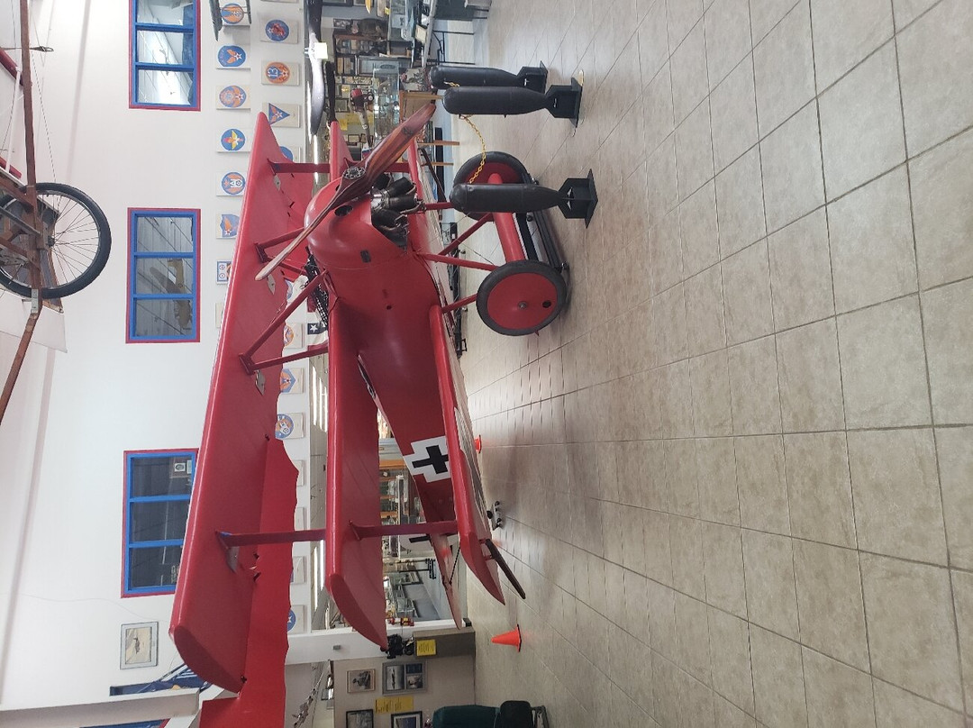 Valiant Air Command Inc. Warbird Museum景点图片