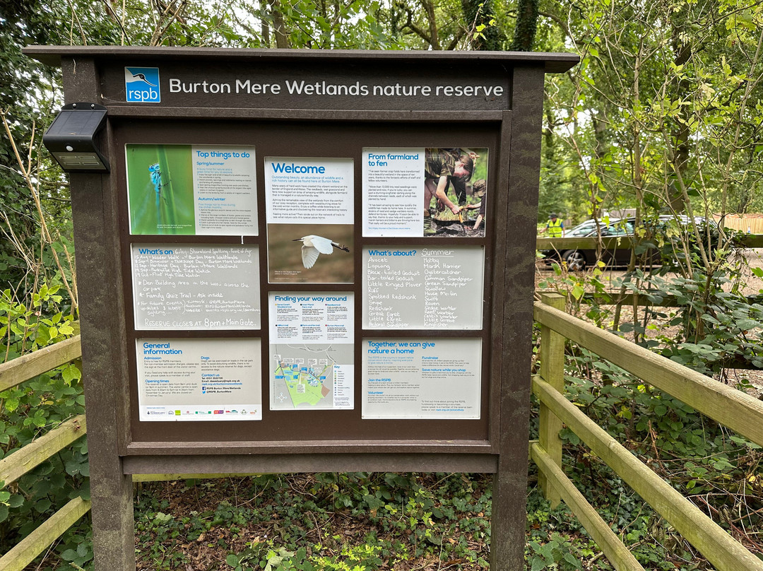 RSPB Burton Mere Wetlands景点图片