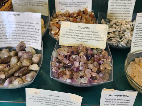 Crystalis Treasures-赫恩登必去景点