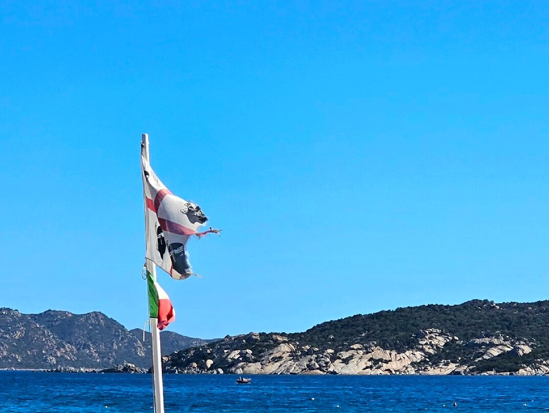 Mare Azzurro-Loiri Porto San Paolo必去景点