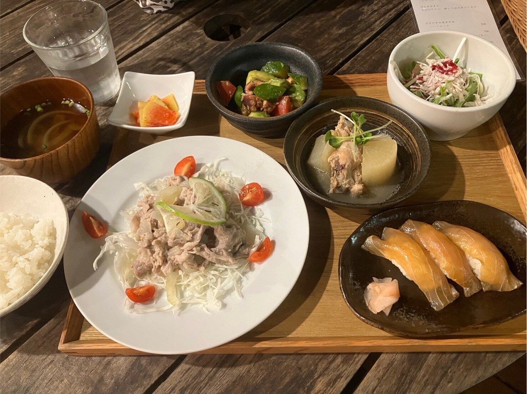 Heart Rock Village主图