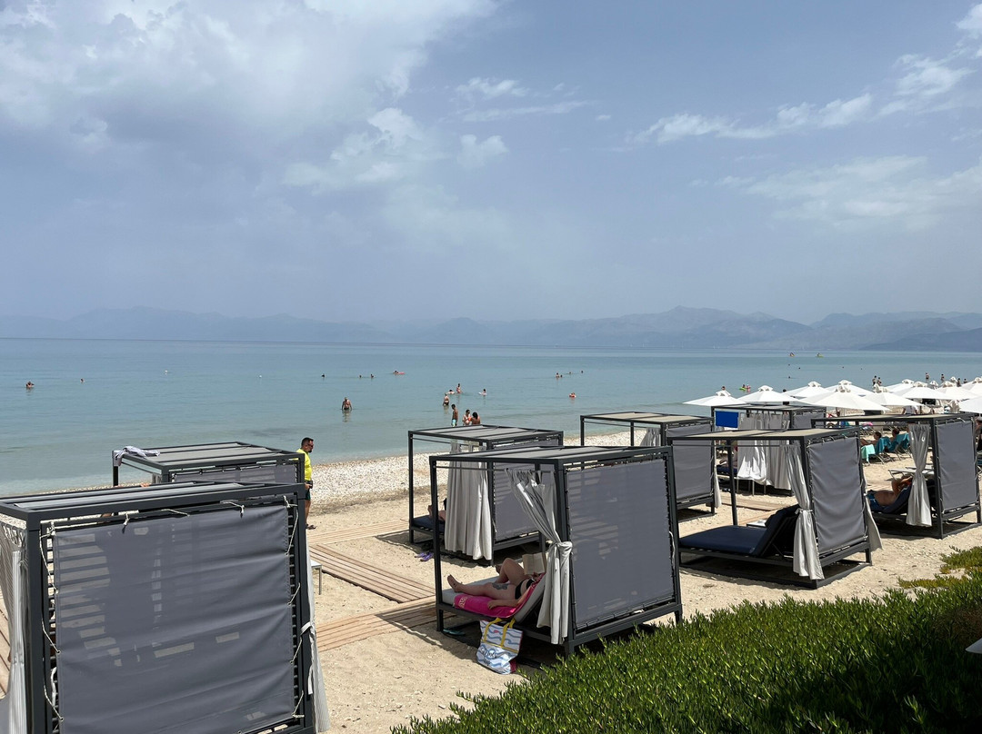 Acharavi Beach Hotel主图