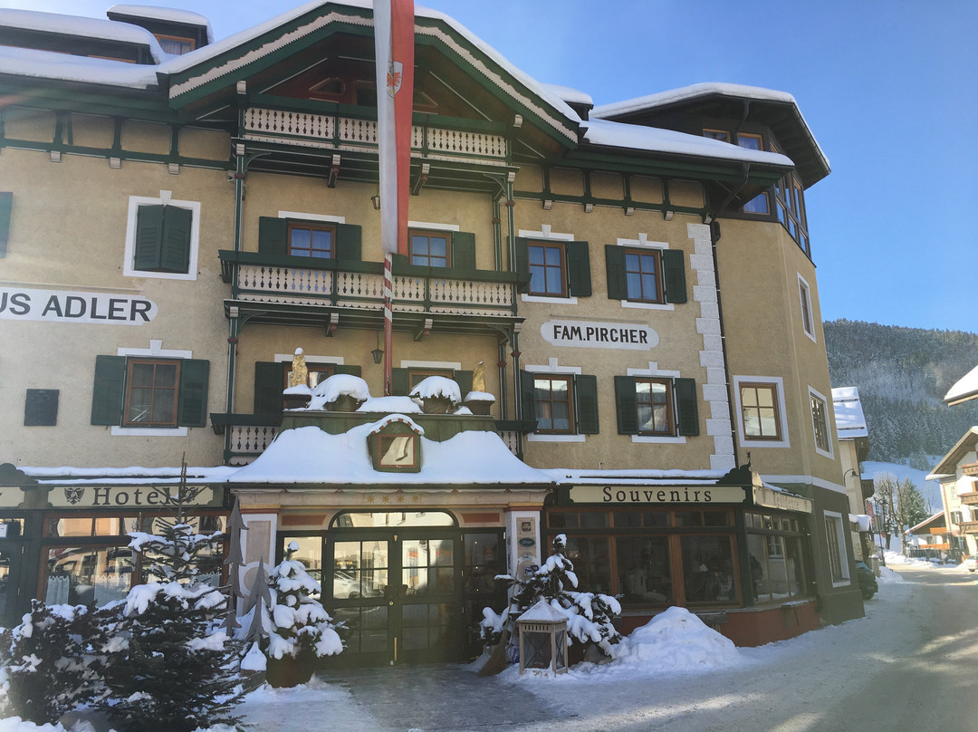 阿德勒酒店主图