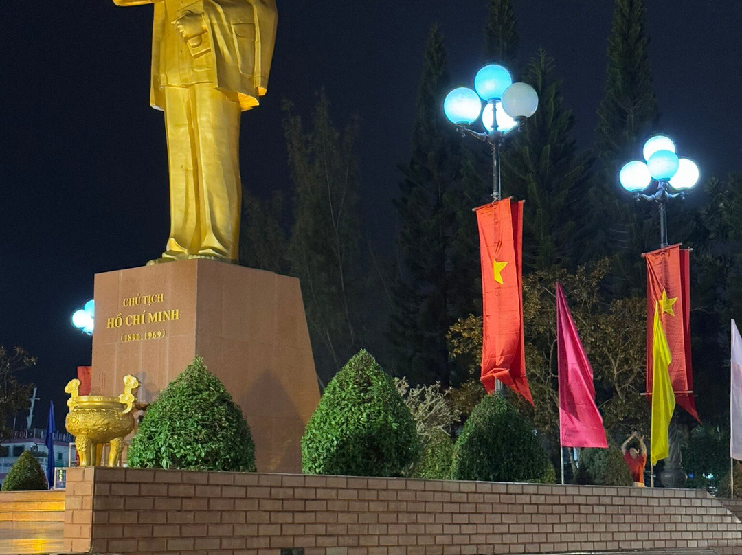Ho Chi Minh Monument-芹苴必去景点