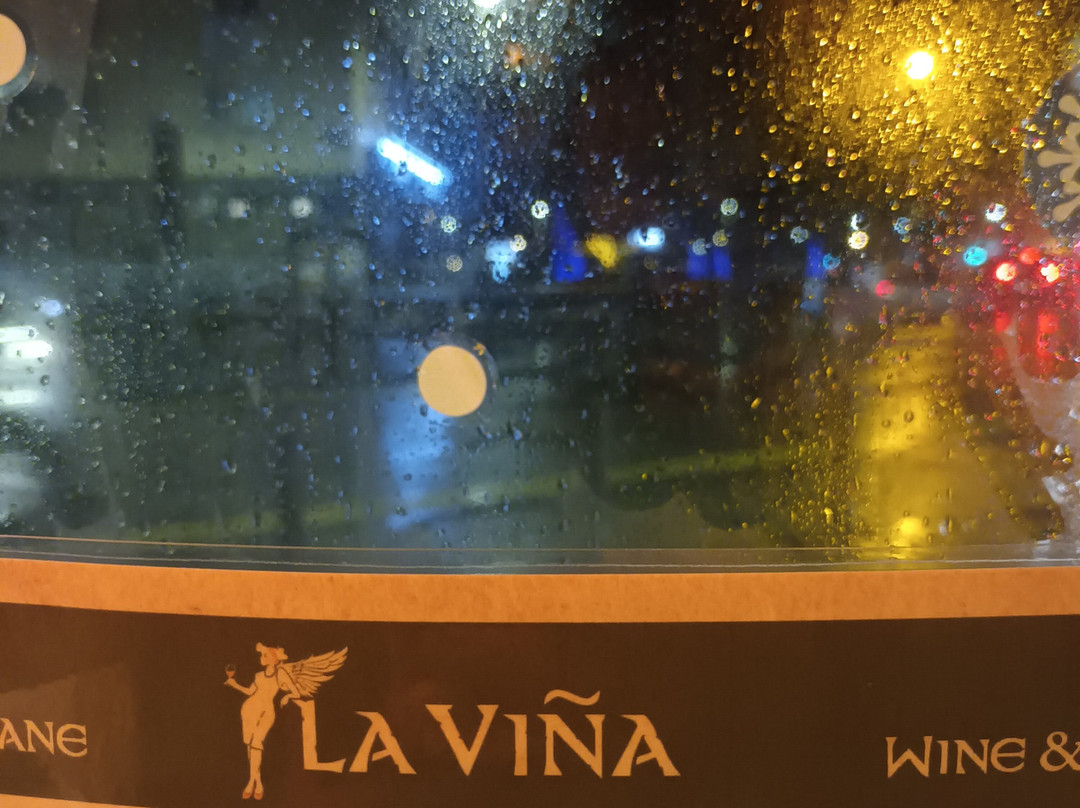La Viña Winebar