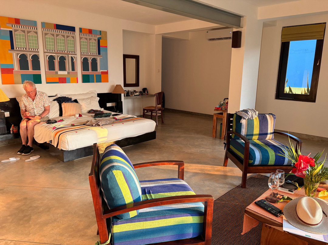 白金汉帕勒斯酒店主图