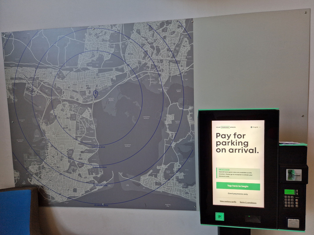 希尔顿普茨茅斯酒店主图