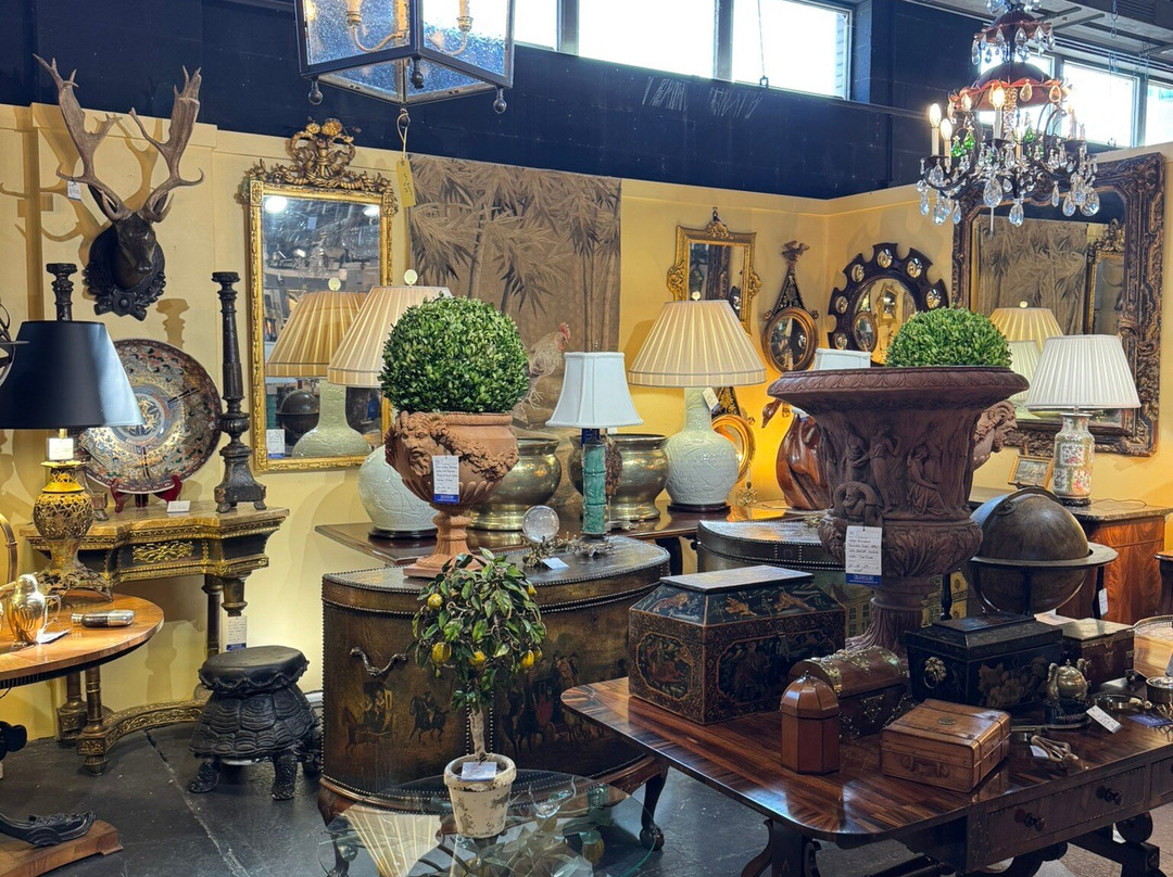 The Antique And Artisan Gallery