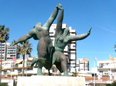 Mujeres Corriendo por la Playa-托雷莫里诺斯必去景点