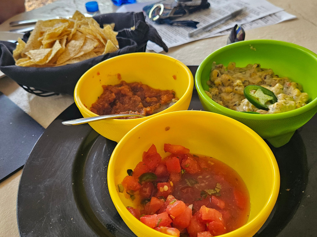 Nutwood Winery Tasting Room & Vineyard Cafe-拉格兰奇必去景点