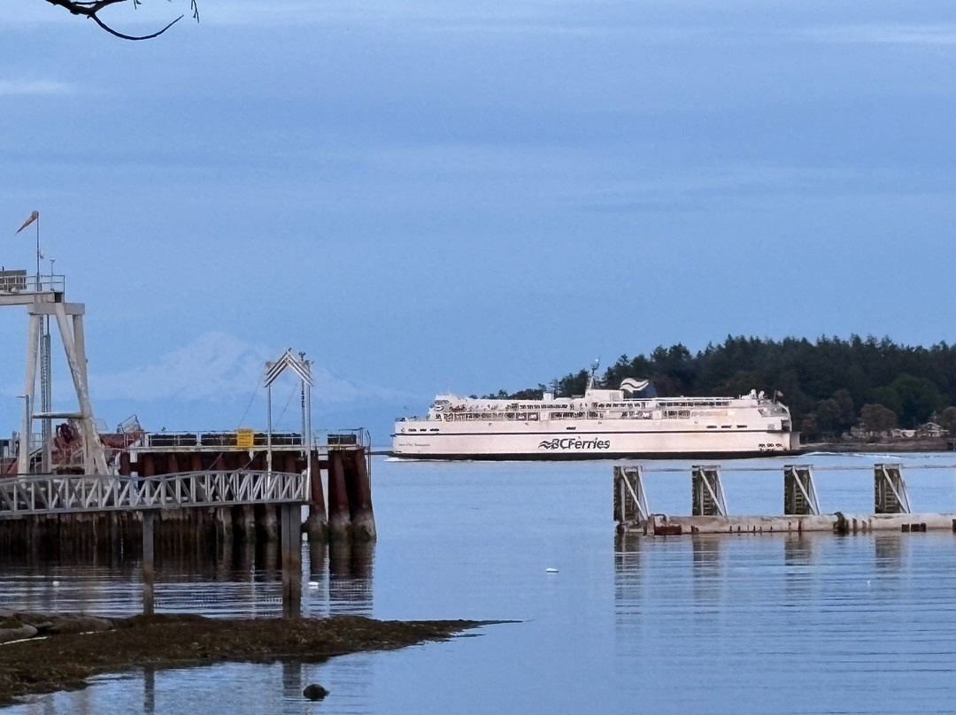 Galiano Oceanfront Inn and Spa主图