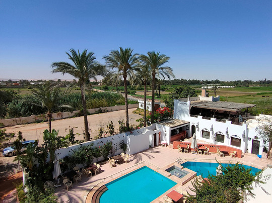 Six Corners Resort主图