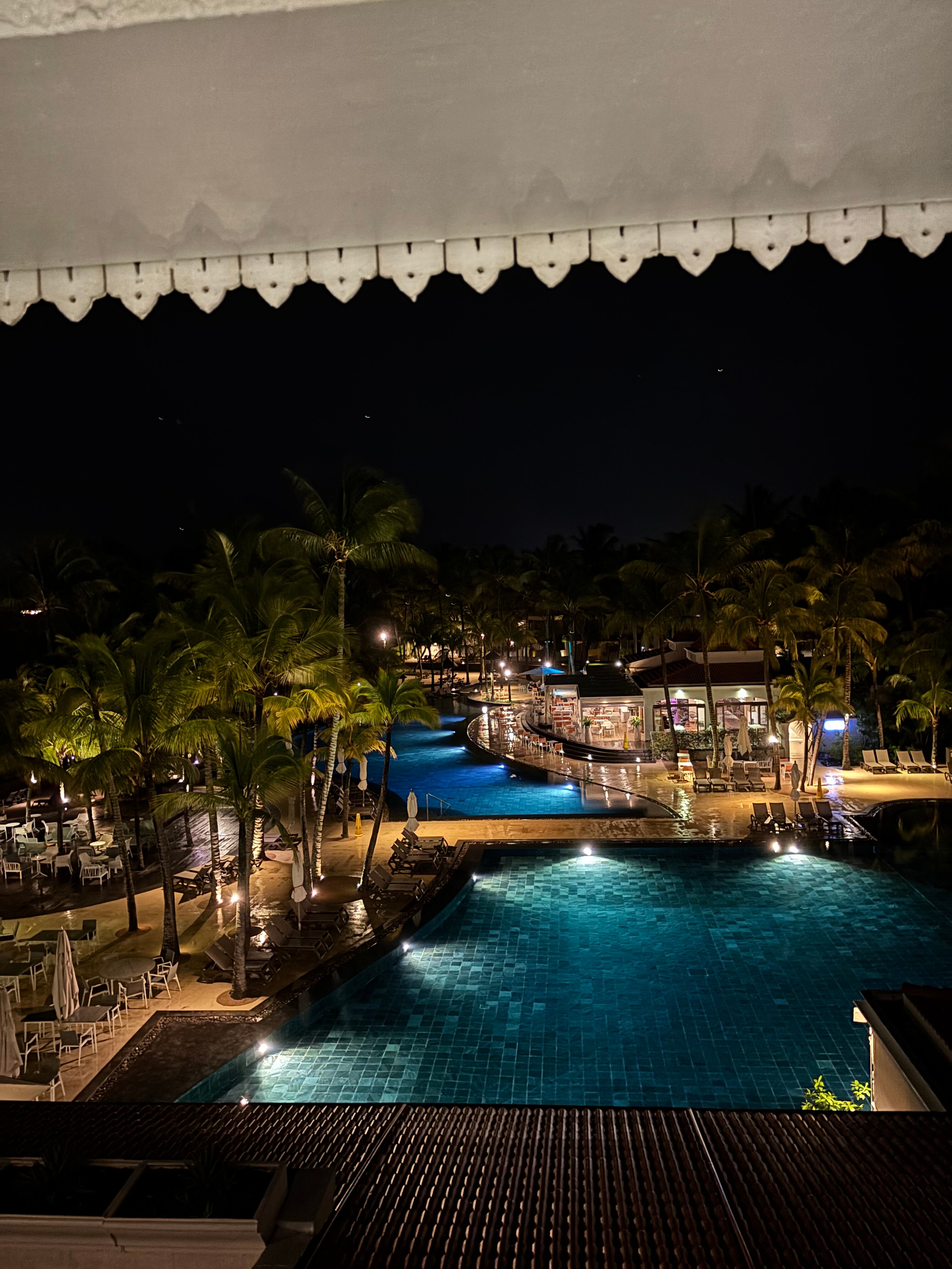 Mauricia Beachcomber Resort & Spa-泳池