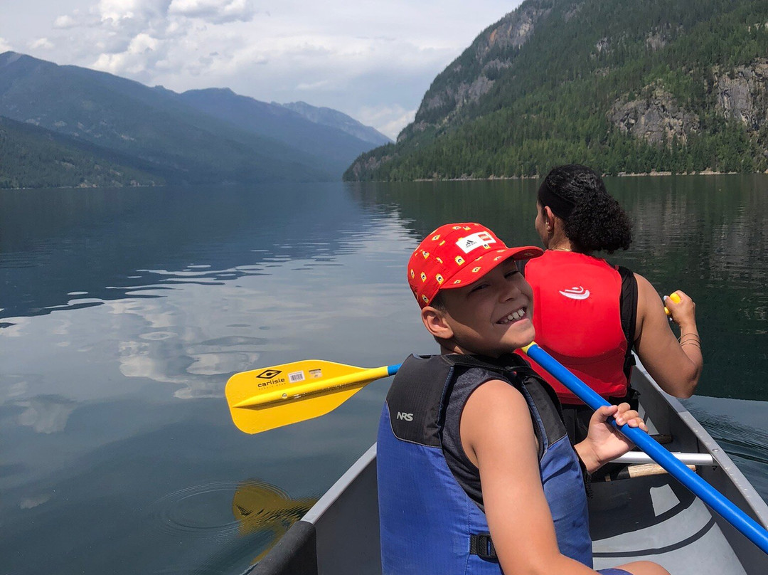 Smiling Otter Canoe & Kayak景点图片