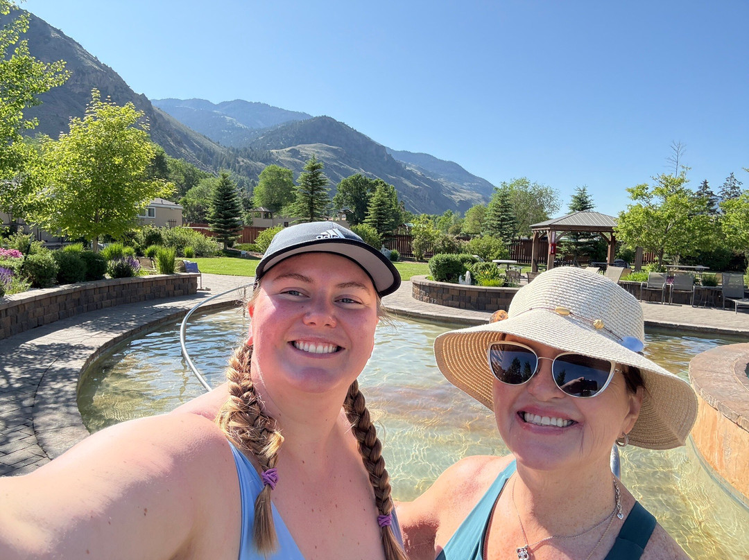 Yellowstone Hot Springs-加德纳必去景点