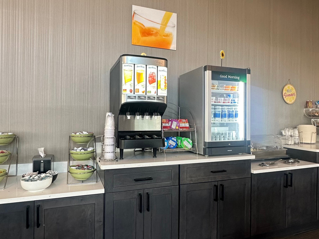 Quality Inn & SuitesQuality Inn & Suites Northampton- Amherst主图