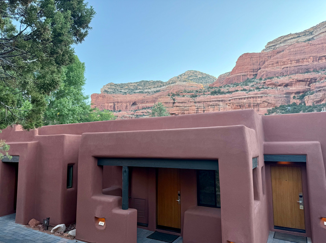 Enchantment Resort主图