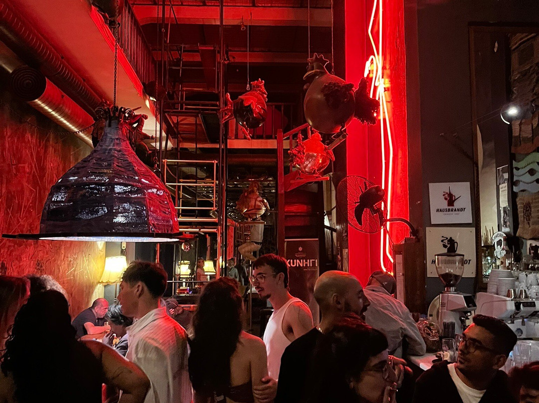 Booze-雅典必去景点