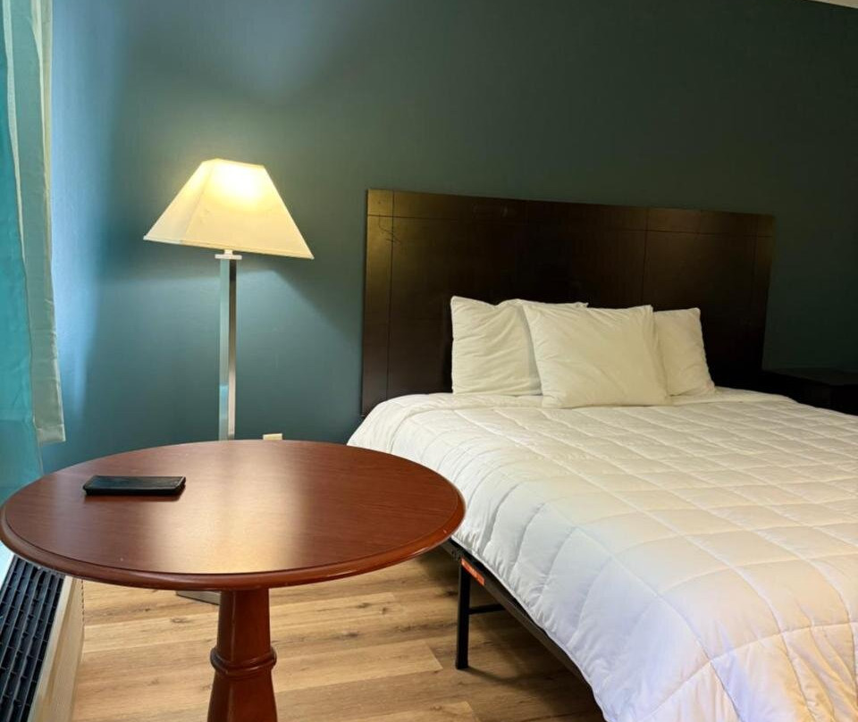 Country Inn & Suites