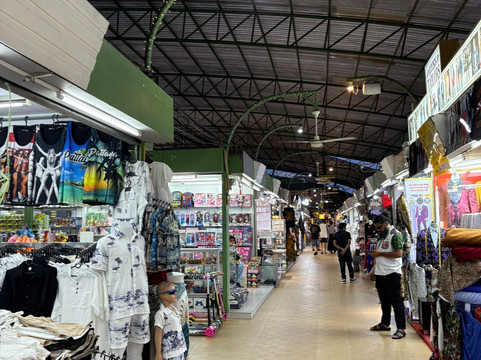 芭堤雅夜市-芭堤雅必去景点