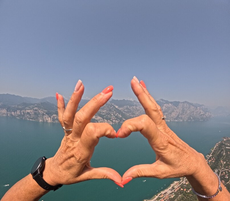 Fly2Fun Tandem Paragliding-马切尔西涅必去景点