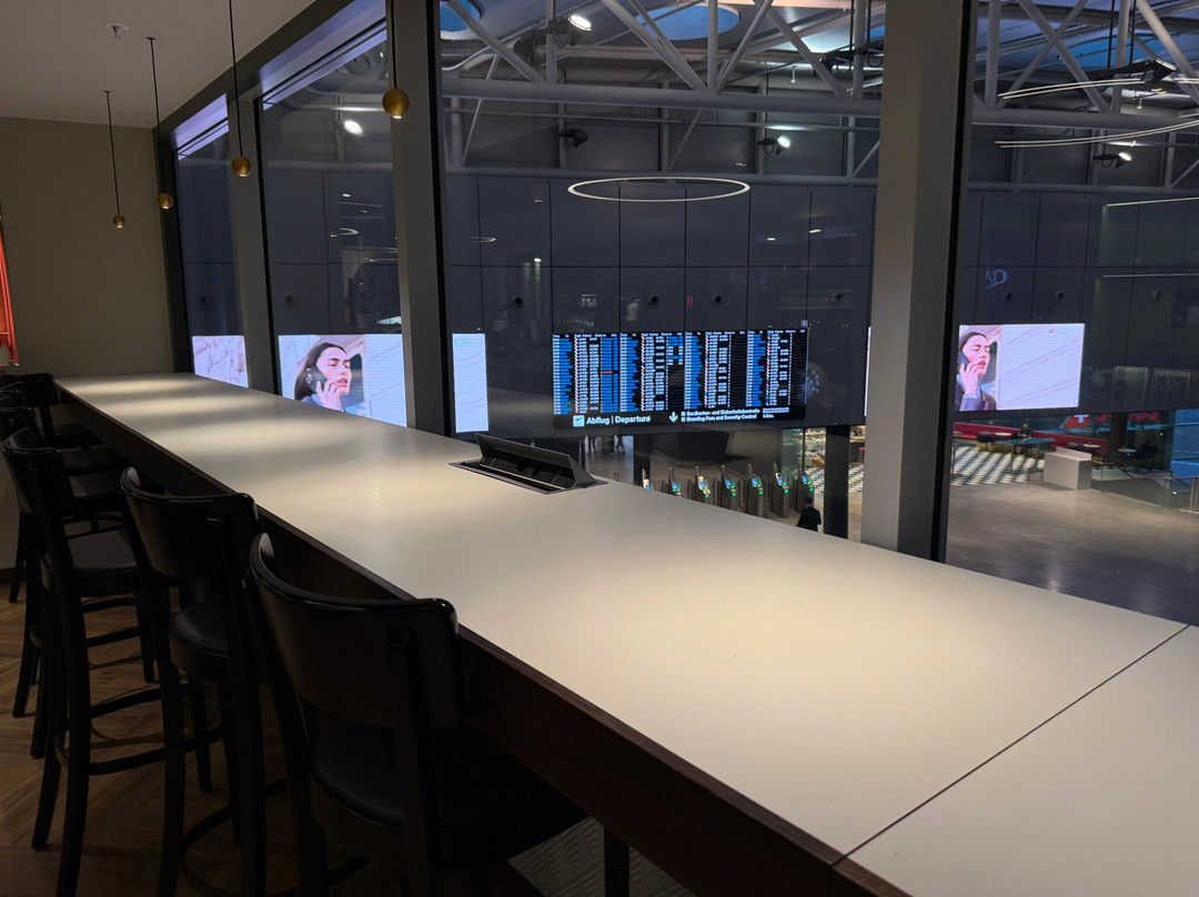 Aspire Lounge at Zurich Airport-奥普菲孔必去景点