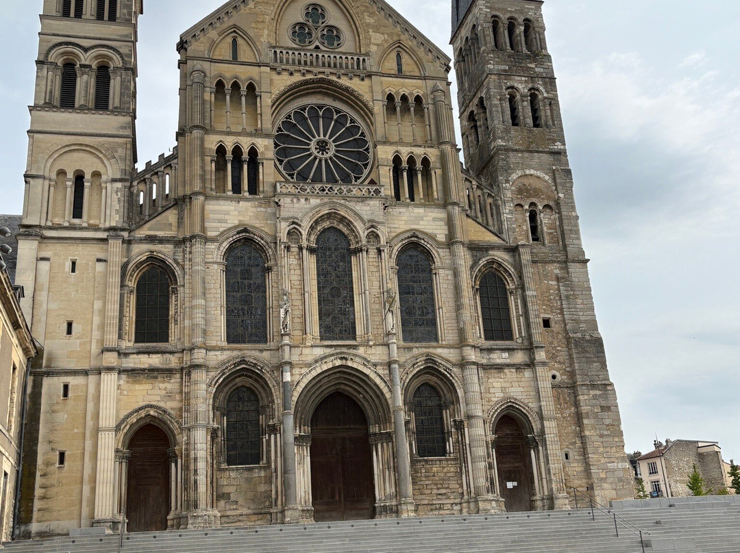 Basilique Saint-Remi-兰斯必去景点
