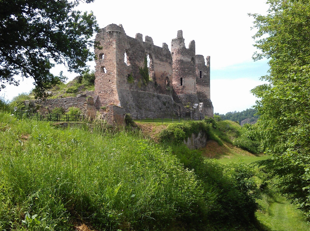 Château-Rocher-Saint-Remy-de-Blot必去景点