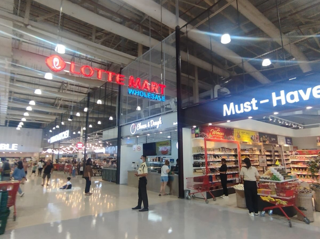 Lotte Mart Wholesale Bali-登巴萨必去景点