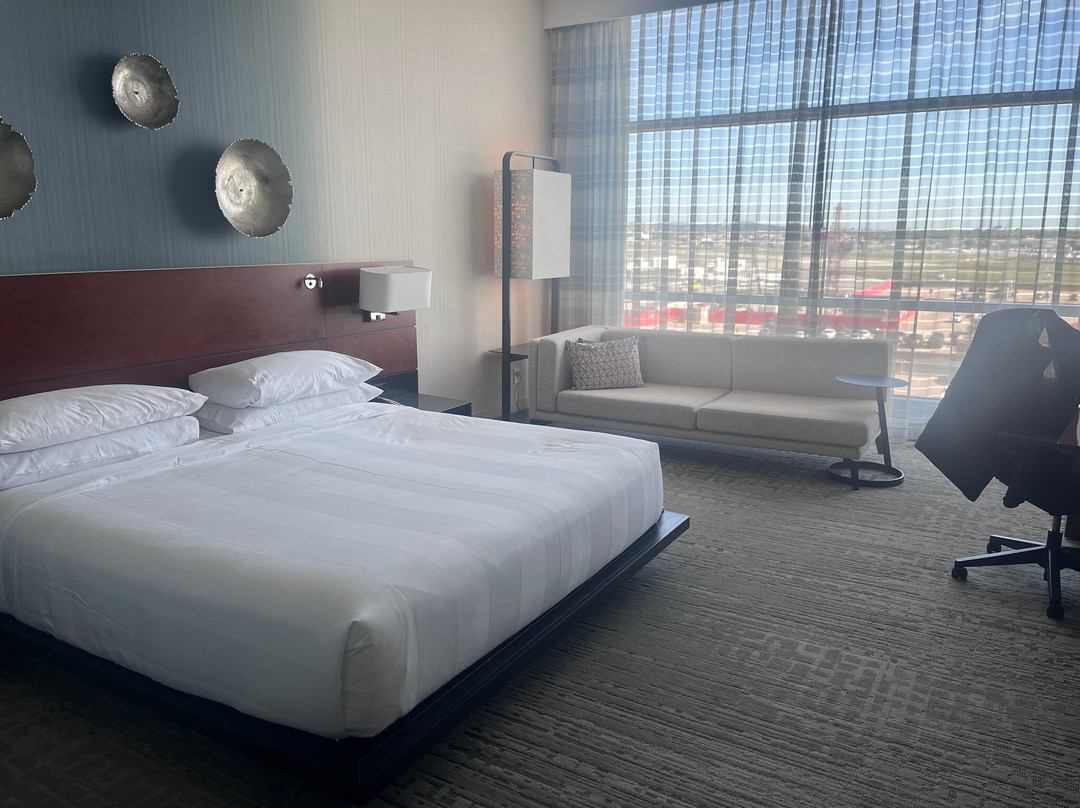 蒙特利尔机场万豪酒店主图