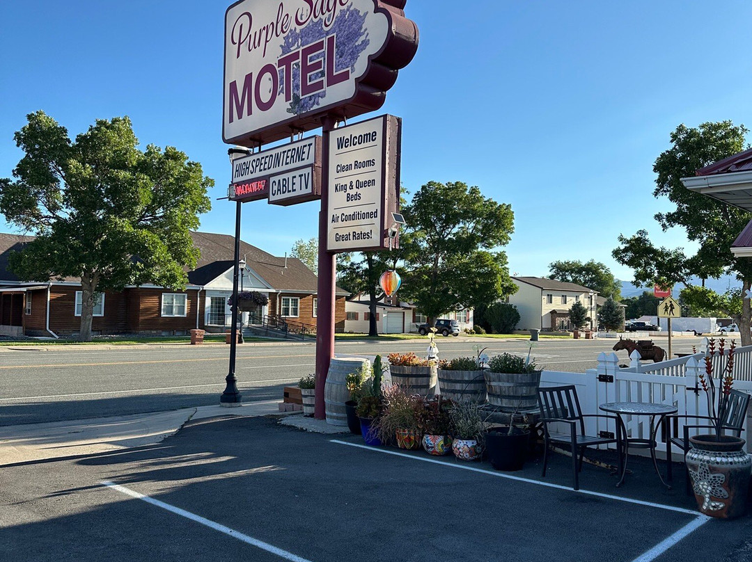 紫鼠尾草汽车旅馆主图