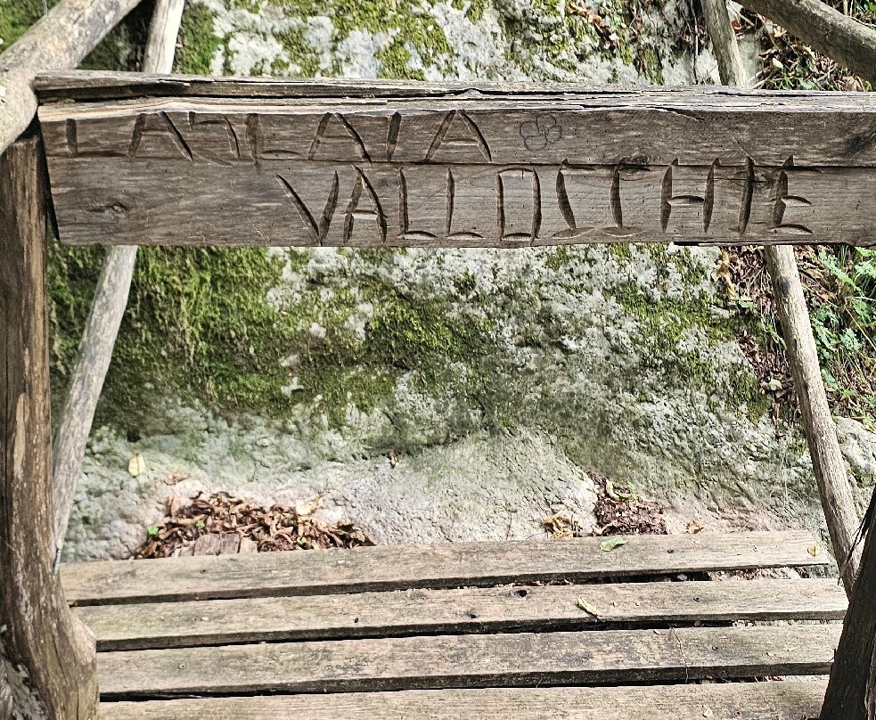 Cascata delle Vallocchie-Castel di Tora必去景点