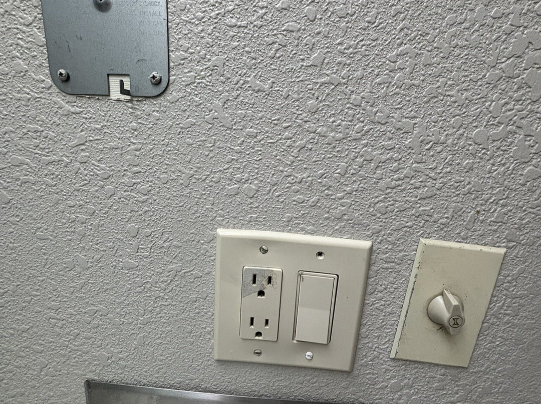 纽瓦克特拉华红屋顶套房酒店主图