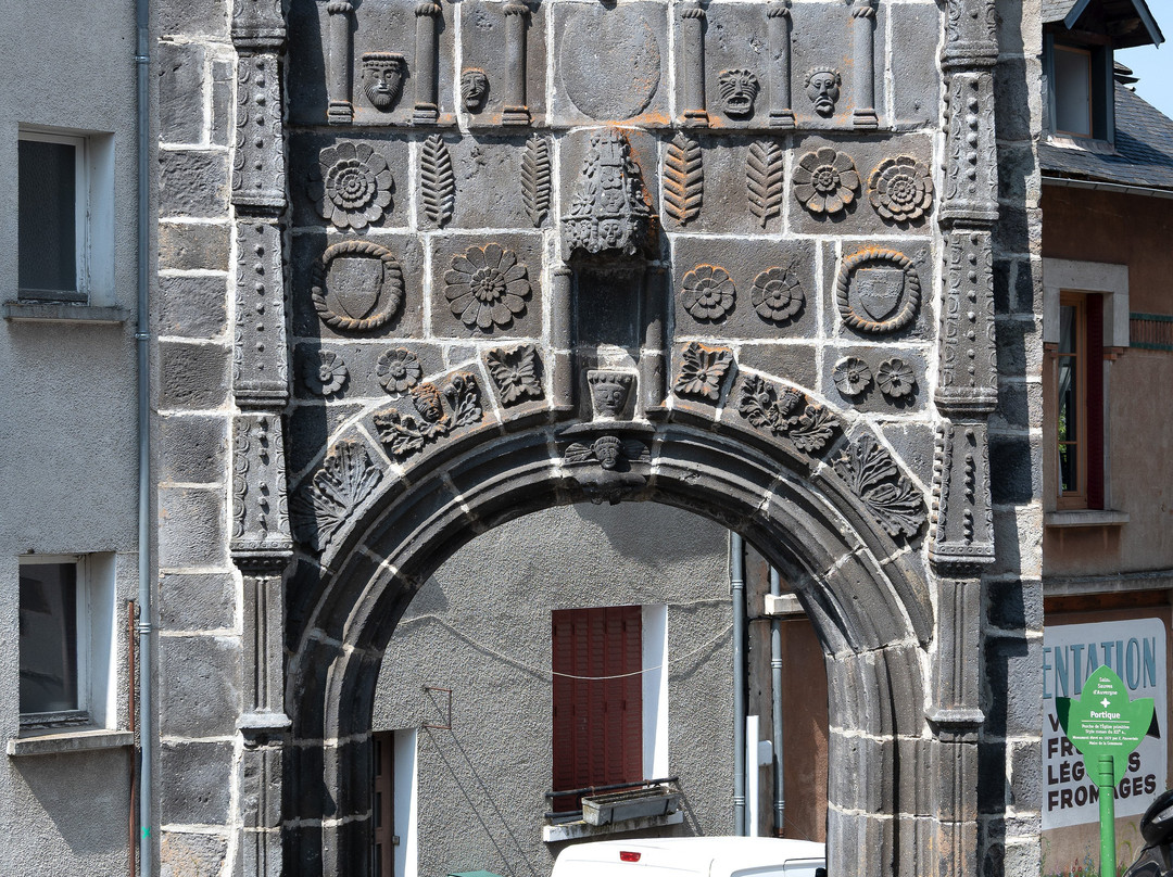 Mairie de Saint-Sauves d'Auvergne