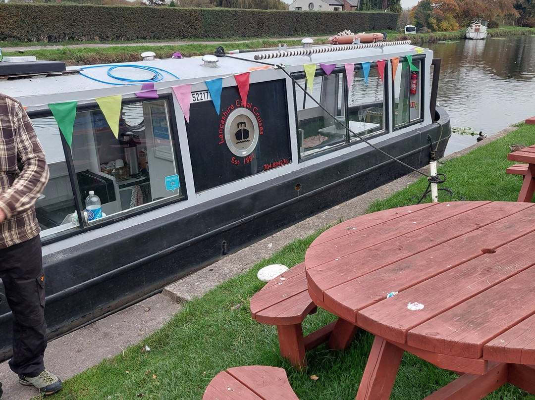 Lancashire Canal Cruises-Burscough必去景点