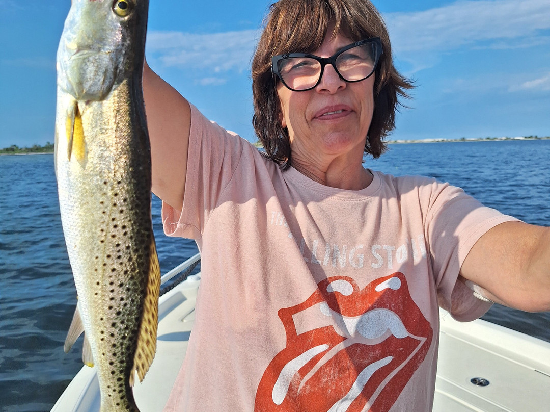 Lucky Chucky Charters-纳瓦拉必去景点