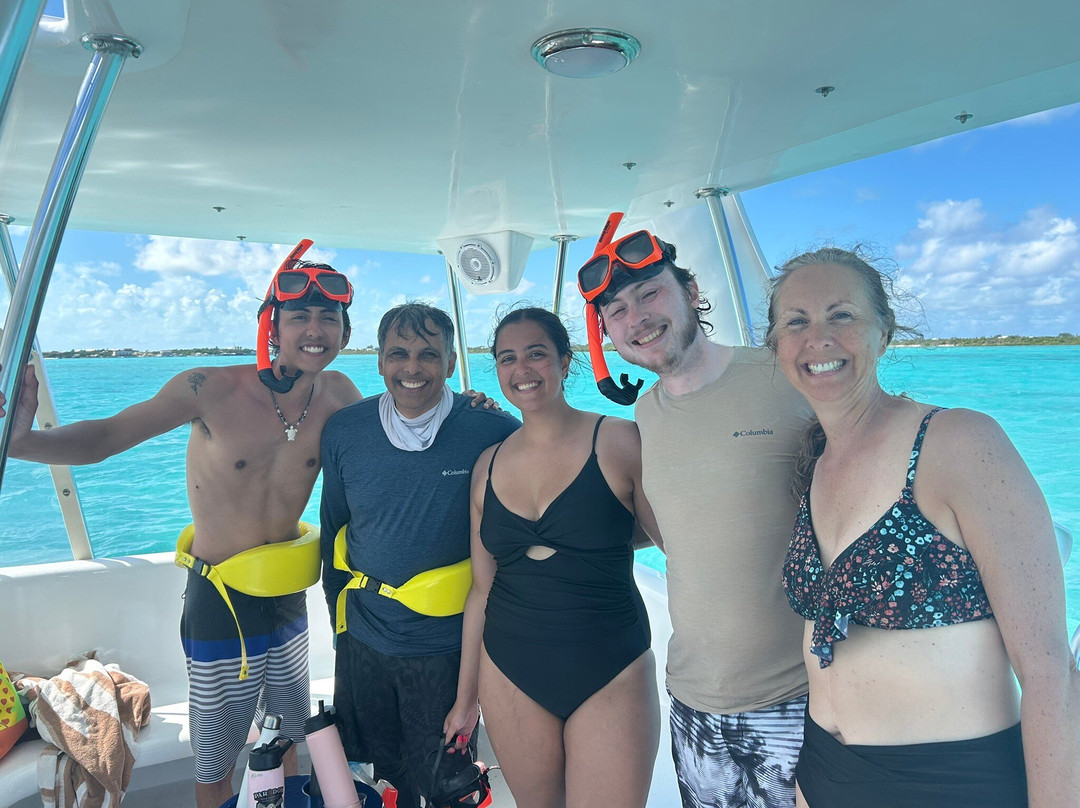 Grace Bay Adventures-格雷斯湾必去景点