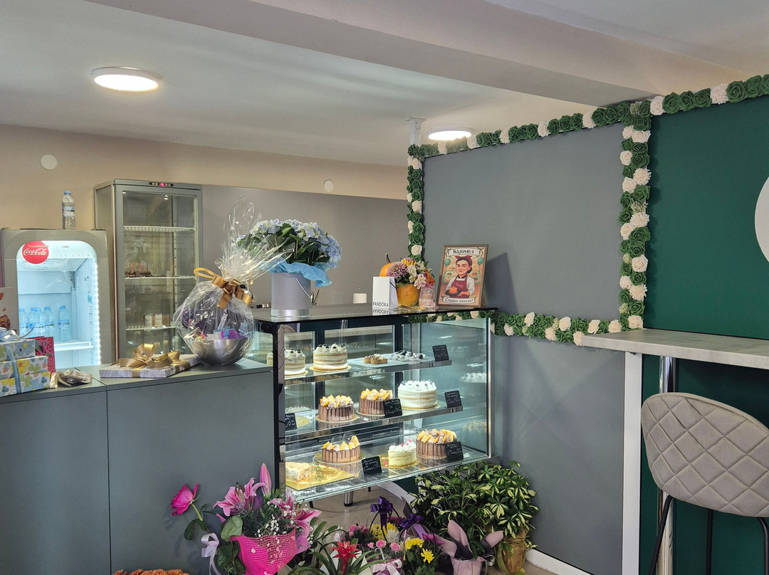 Caramel Pastry  (Сладкарница Карамел)