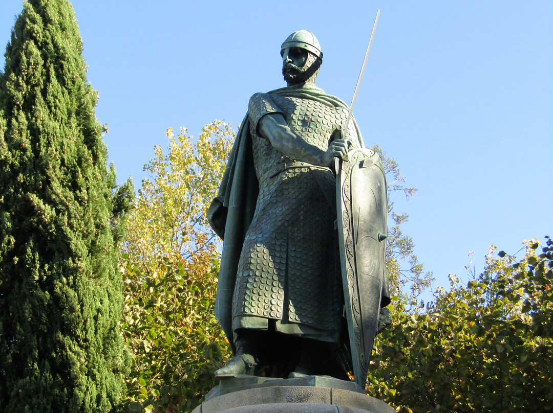 Estatua de D. Afonso Henriques-吉马良斯必去景点