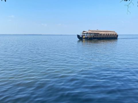 ILLIKKALAM Lakeside Cottages主图