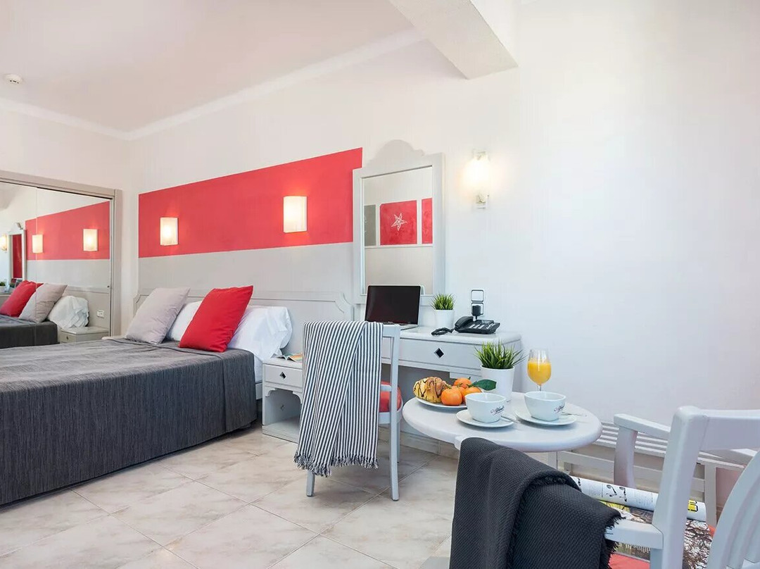 Playas del Rey Hotel主图