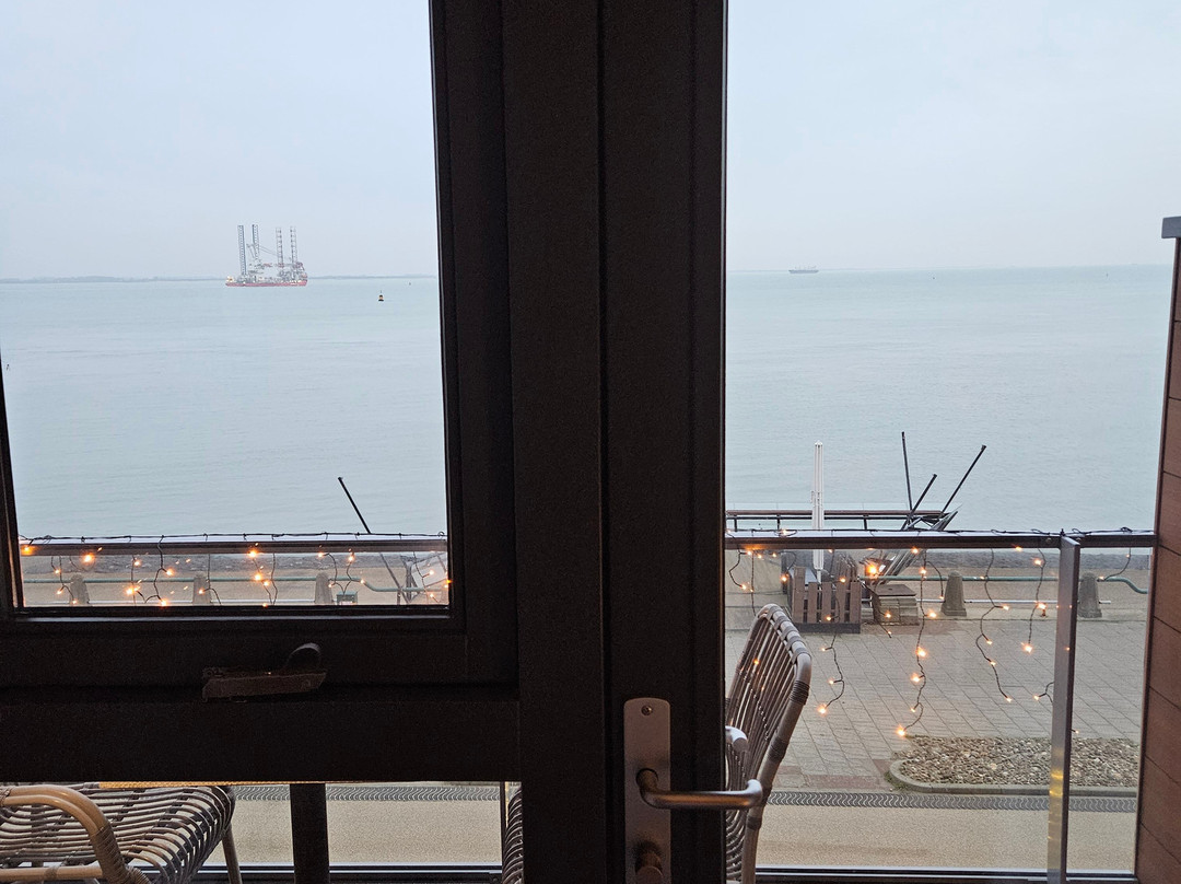 Beachfront Boutiquehotel主图