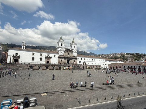 Carpedm Adventures Ecuador-基多必去景点