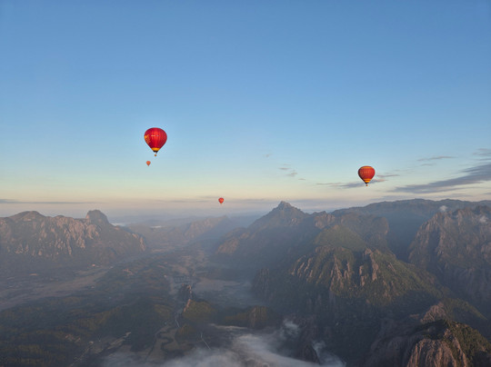 Above Laos Ballooning Adventures-旺阳必去景点