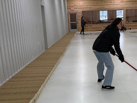 Leelanau Curling Club-Maple City必去景点