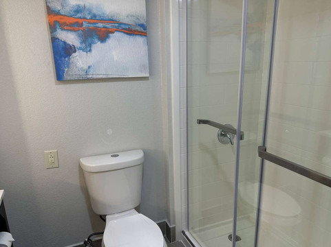 伯明翰霍姆伍德拉昆塔温德姆套房酒店主图